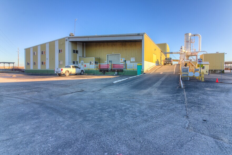 More Photos Of 1535-1541 W Lee Rd, Othello Warehouse For Sale