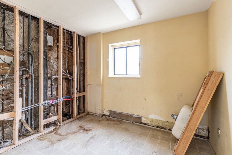More Photos Of 628 9th St, Niagara Falls Apartments For Sale