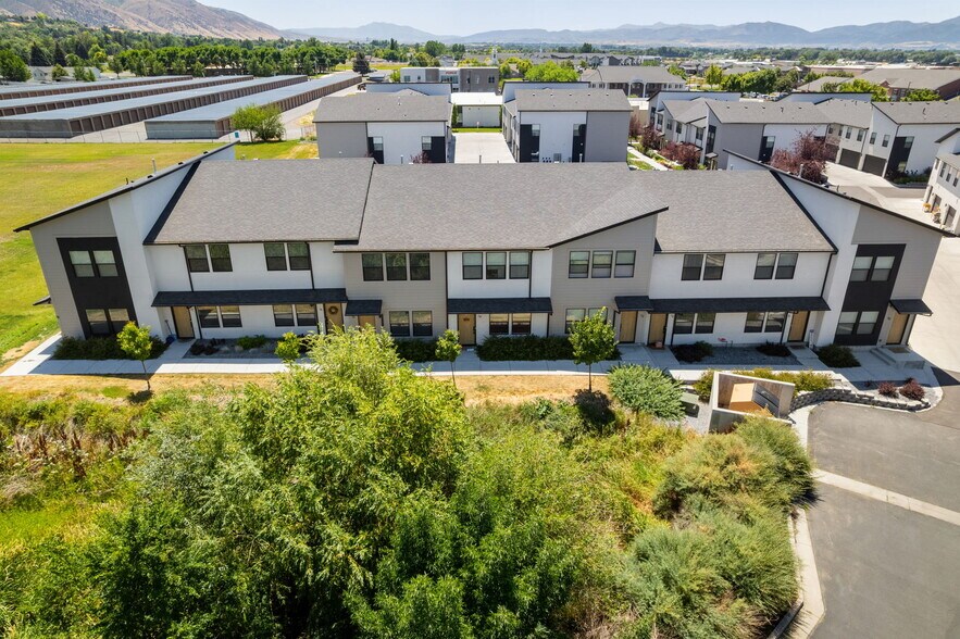 More Photos Of 254 N Spring Creek Pky, Providence Apartments For Sale