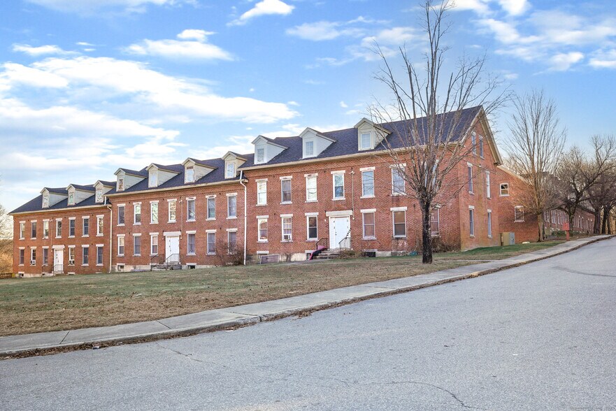 More Photos Of 29 Tiffany St, Brooklyn Apartments For Sale