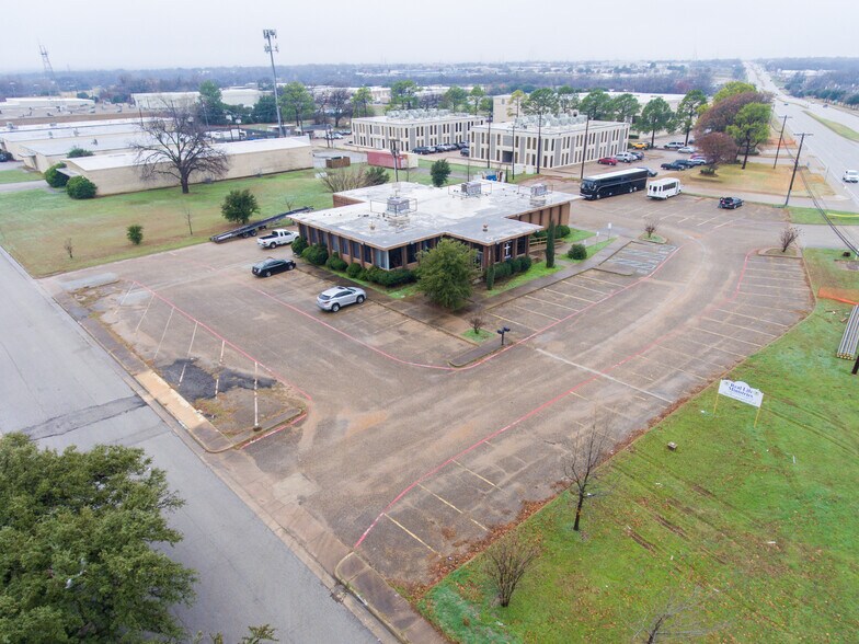 More Photos Of 1717 W Euless Blvd, Euless Office For Sale