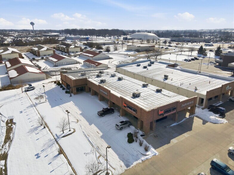 More Photos Of 5552 N Farmer Branch Rd, Ozark Office For Sale