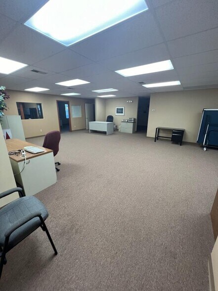 More Photos Of 7445 University Ave, Des Moines Medical For Sale