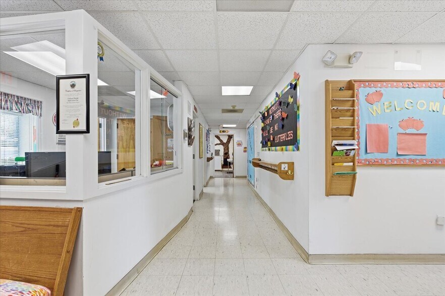 More Photos Of 2330 Mount Hebron Dr, Ellicott City Schools For Lease