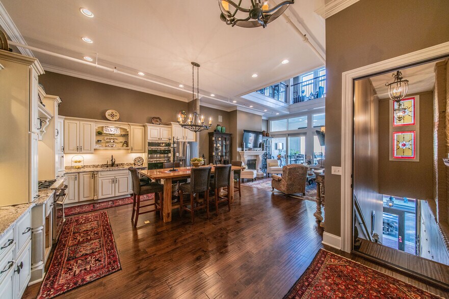 More Photos Of 212 Broadway St, Paducah Apartments For Sale