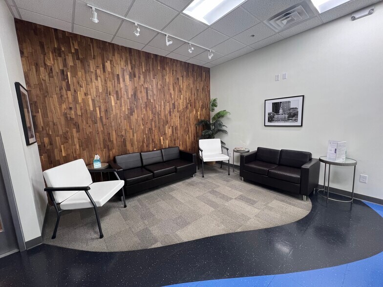 More Photos Of 1314 E Sonterra Blvd, San Antonio Medical For Sale