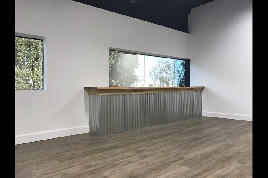 More Photos Of 1938 N Batavia St, Orange Warehouse For Lease
