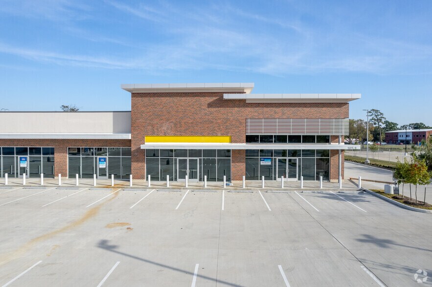 More Photos Of 5815 Gulf Fwy, Houston Unknown For Lease
