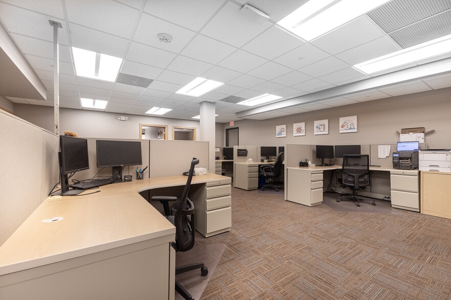 More Photos Of 3681 Prism Ln, Kieler Office For Sale