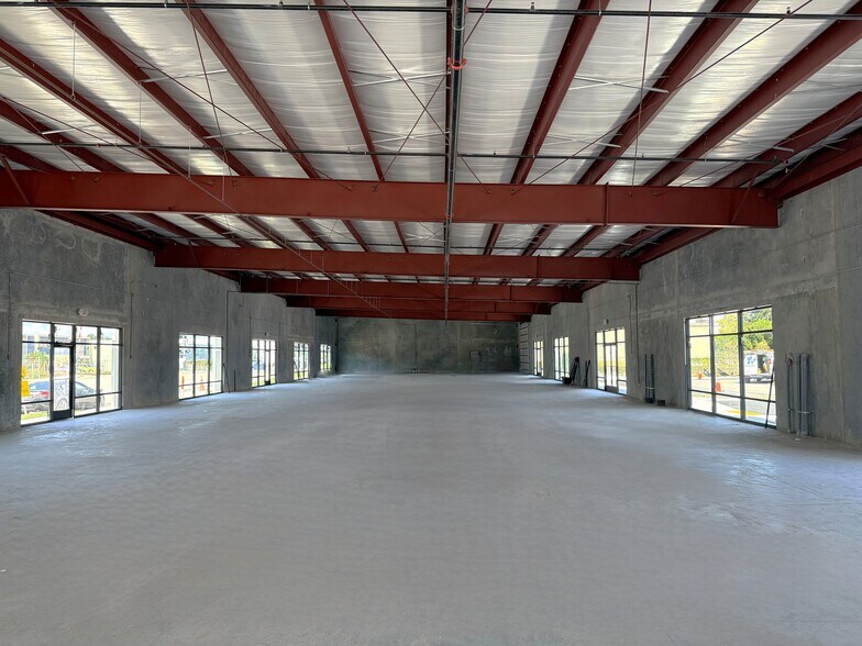 More Photos Of 233 Grant St, Orlando Flex For Lease