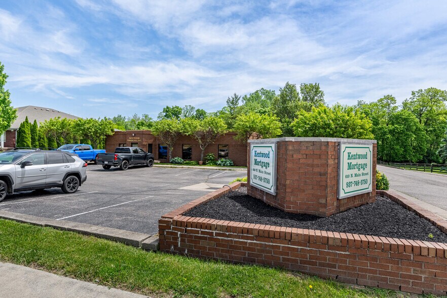 More Photos Of 610 N Main St, Springboro Medical For Lease