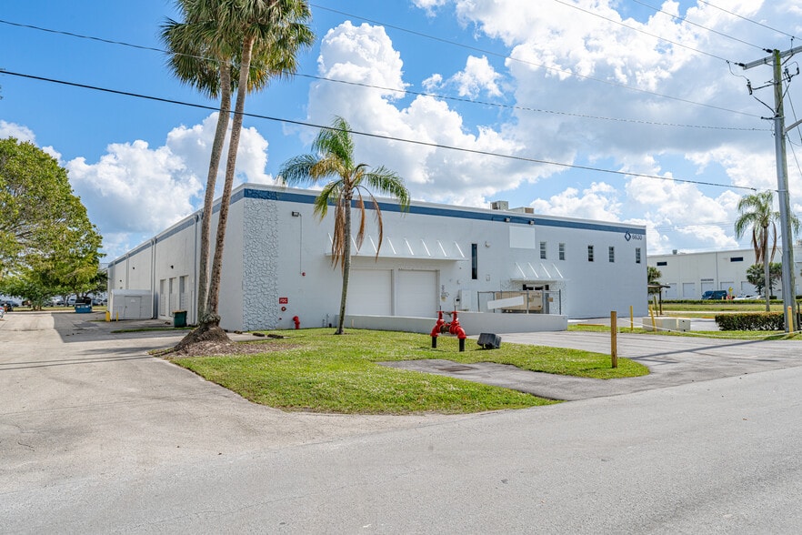 More Photos Of 6630 NW 16th Ter, Fort Lauderdale Warehouse For Sale