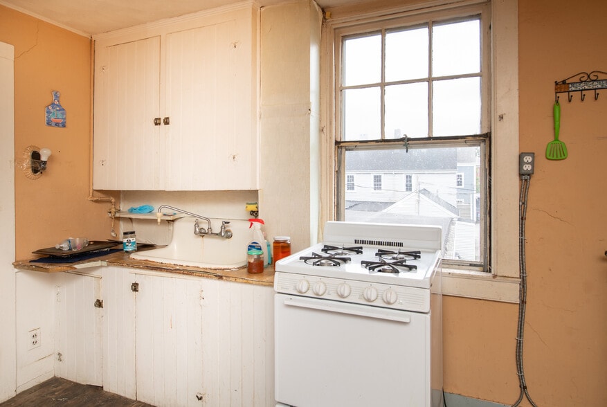 More Photos Of 13 S 6th St, New Bedford Office For Sale