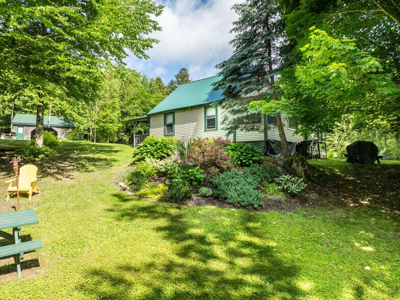 More Photos Of 15 Lower Wilson Pond Rd, Greenville Specialty For Sale