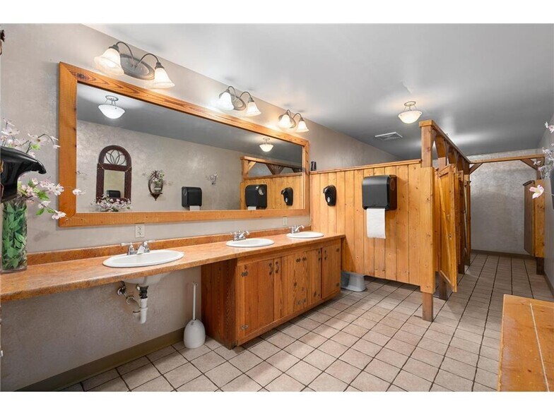 More Photos Of 15850 - 15860 T Bone Ln, Hayward Restaurant For Sale
