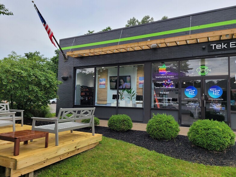 Primary Photo Of 2761 N High St, Columbus Freestanding For Lease