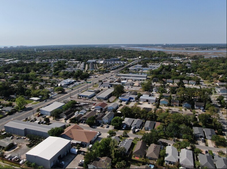 More Photos Of 59 W 9th St, Atlantic Beach Showroom For Lease