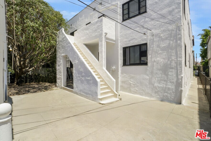More Photos Of 351 N Orange Grove Ave, Los Angeles Apartments For Sale