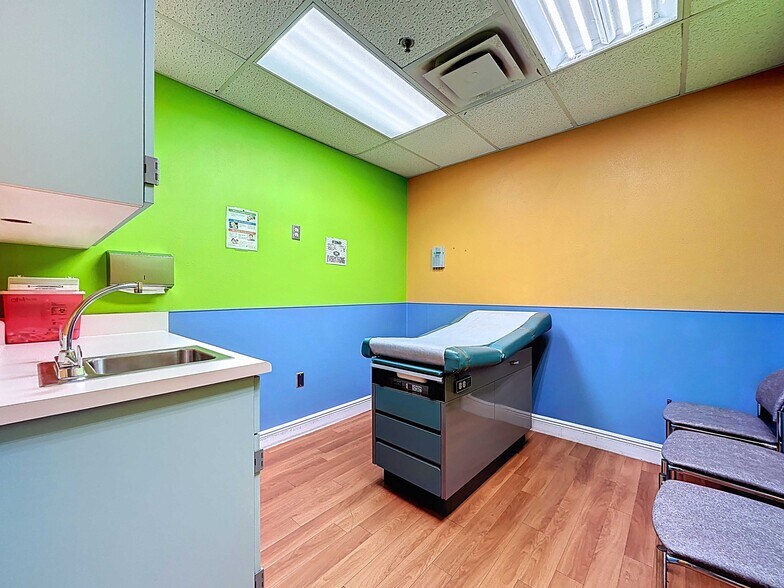 More Photos Of 11373 Cortez Blvd, Brooksville Medical For Sale
