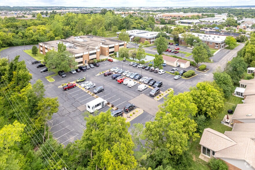 More Photos Of 1325 E Kemper Rd, Springdale Medical For Lease