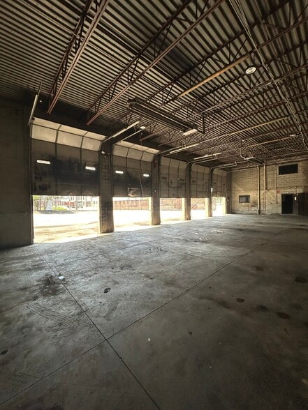 More Photos Of 2500 Spring Grove Ave, Cincinnati Warehouse For Sale