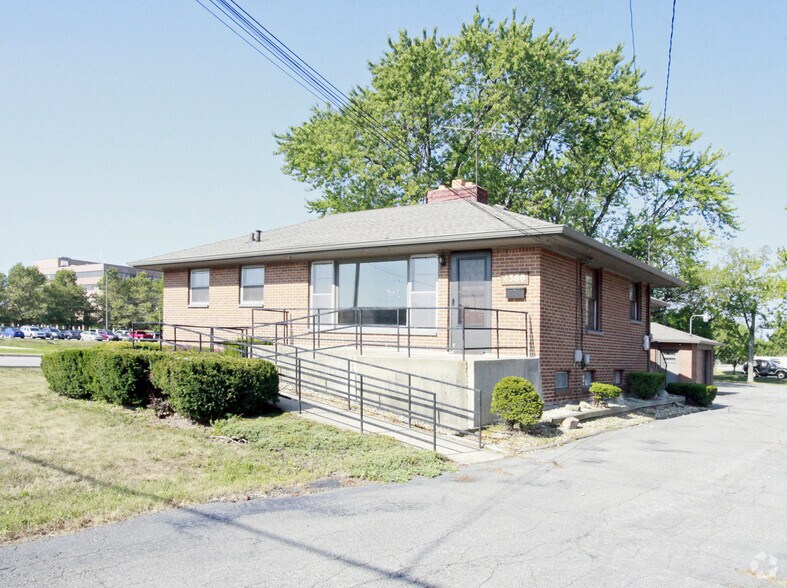 More Photos Of 1360 S Lake Park Ave, Hobart Office For Lease