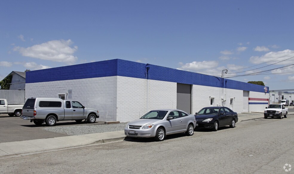 More Photos Of 24005 Clawiter Rd, Hayward Warehouse For Lease