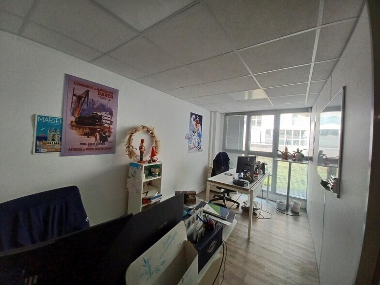 More Photos Of 22 Avenue Robert Schuman, Marseille Office For Sale
