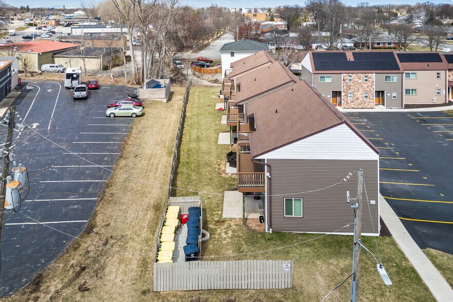 More Photos Of 1747 Oakdale Ave, Green Bay Apartments For Sale