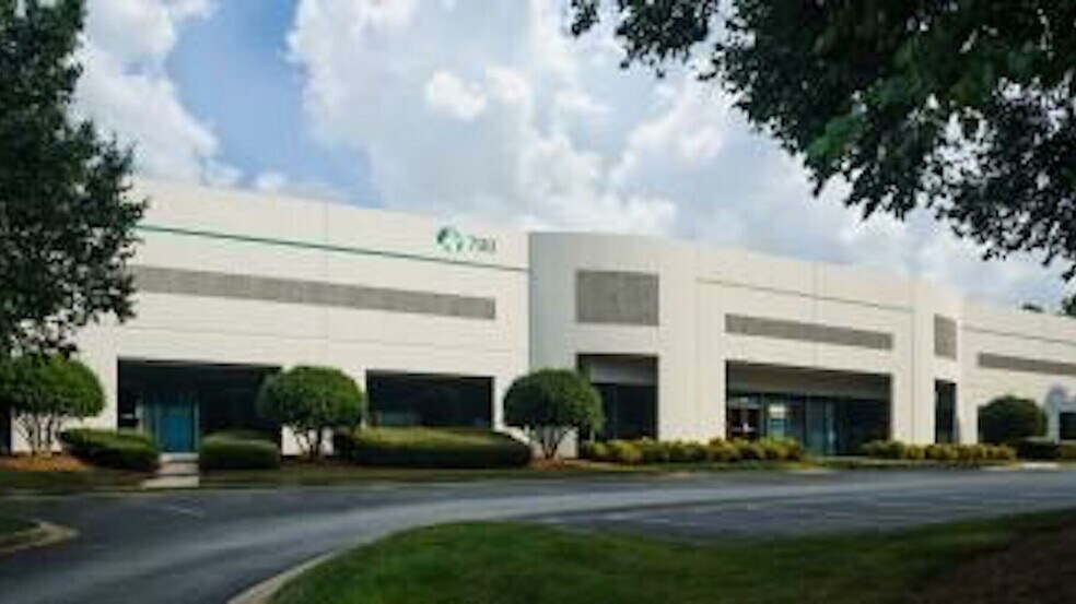 More Photos Of 560 Atlanta S Pky, College Park Unknown For Lease