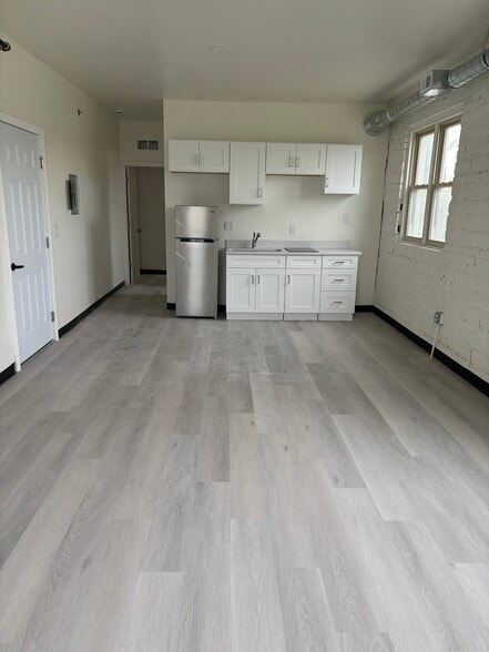 More Photos Of 30 E Philadelphia St, Detroit Apartments For Sale