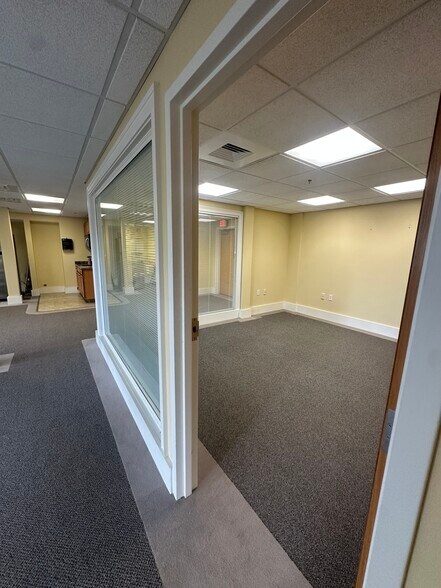 More Photos Of 10 New Driftway, Scituate Medical For Lease