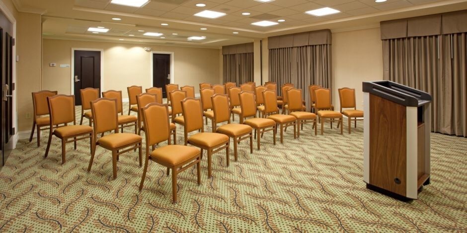 More Photos Of 121 Truman Ave, Newberry Hotel For Sale