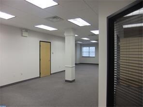 More Photos Of 422 Mill St, Bristol Office For Sale