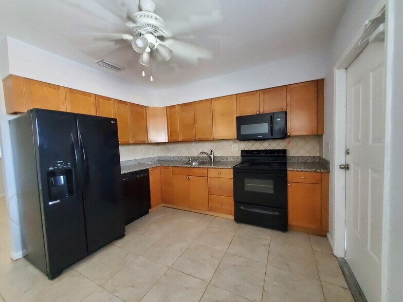 More Photos Of 96 SE 3rd Ave, Deerfield Beach Apartments For Sale
