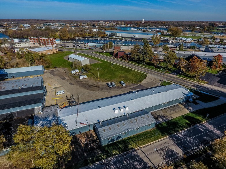 More Photos Of 622 Langley Ave, Saint Joseph Warehouse For Lease