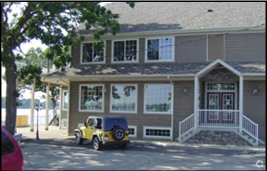 More Photos Of 38 W Grand Ave, Fox Lake Storefront Retail Office For Lease