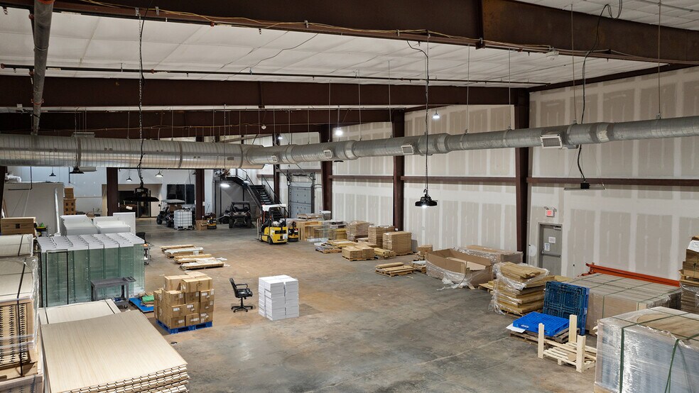 More Photos Of 174 W Stave Mill Rd, Rogers Self Storage For Lease