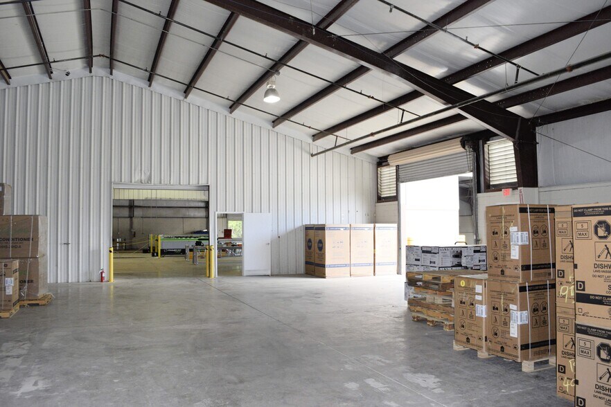 More Photos Of 1050 Central Park Dr, Sanford Warehouse For Sale