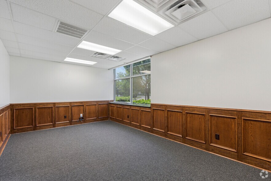 More Photos Of 7425 Major St, Houston Warehouse For Lease