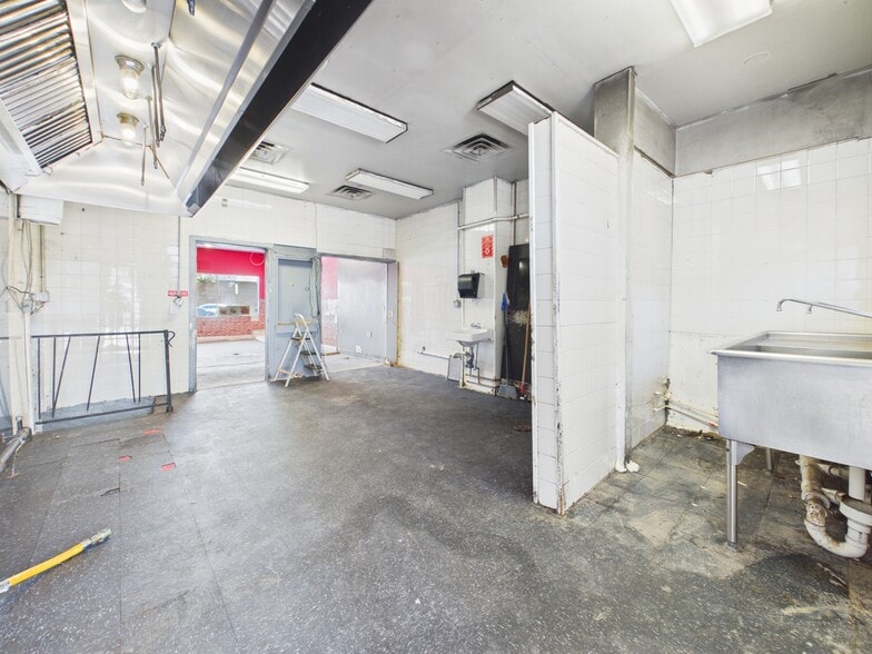 More Photos Of 3322-3324 Georgia Ave NW, Washington Storefront For Sale