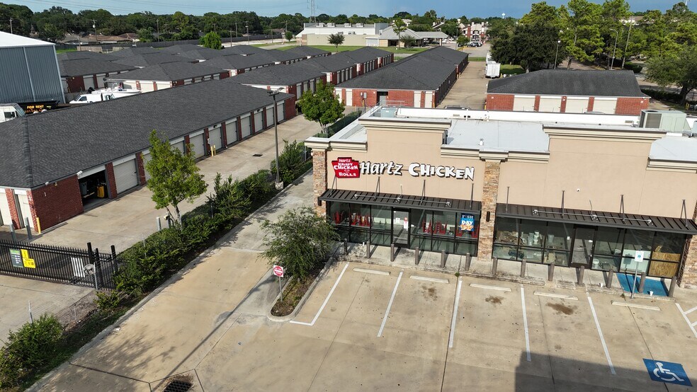 More Photos Of 10619 S Gessner Rd, Houston Freestanding For Lease