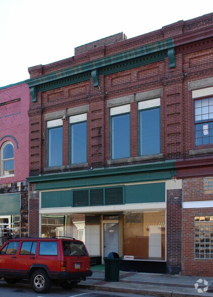 Primary Photo Of 109 S Raiford St, Selma Storefront For Lease