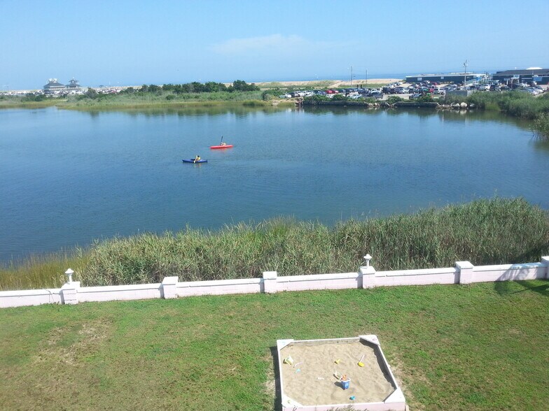 More Photos Of 19 Winnapaug Rd, Westerly General Retail For Sale