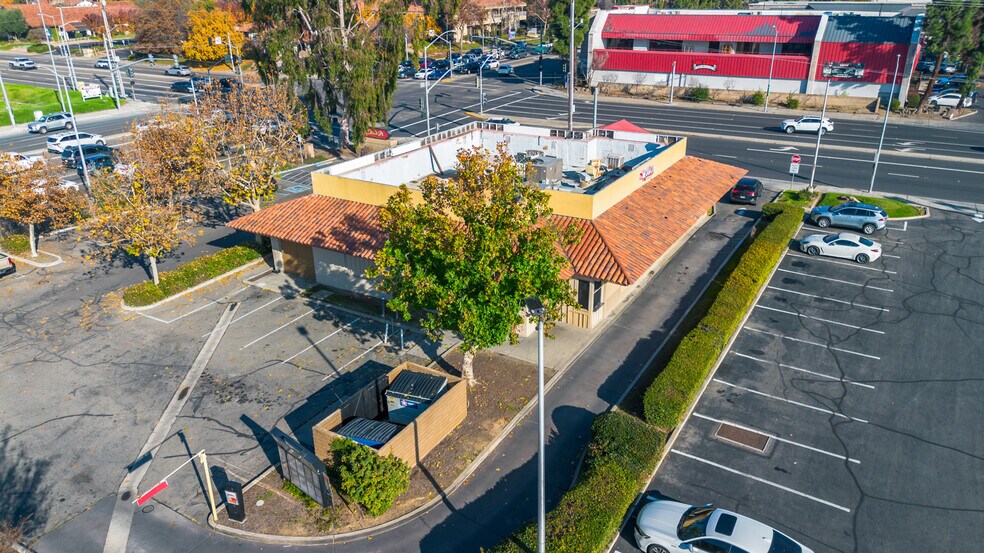 More Photos Of 6767 N 1st St, Fresno Fast Food For Sale