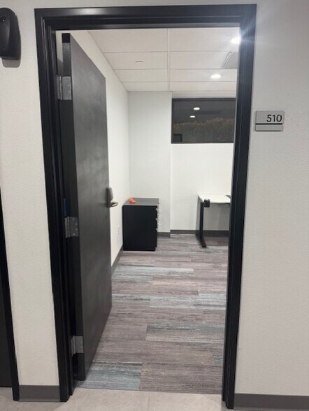 More Photos Of 3275 W Ina Rd, Tucson Coworking Space