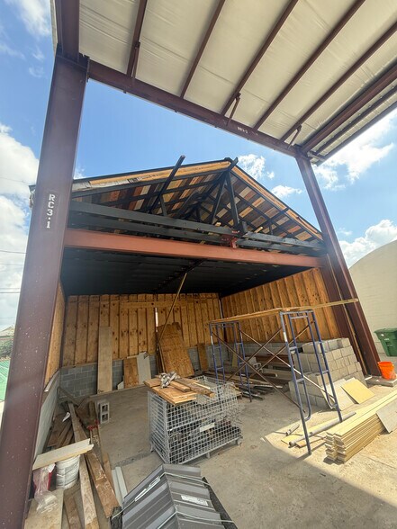 More Photos Of 1103 W Cavalcade St, Houston Industrial For Lease