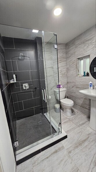 More Photos Of 1202 NE 3rd Ave, Fort Lauderdale Apartments For Sale