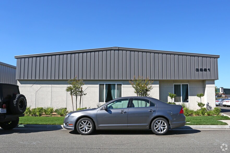 More Photos Of 3961 N Ann Ave, Fresno Warehouse For Lease