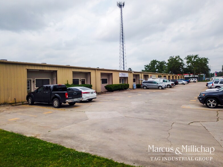 More Photos Of 27493 Hanna Rd, Conroe Warehouse For Lease